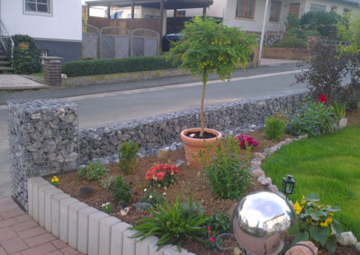 Erdarbeiten Gartenarbeiten Straßenbau